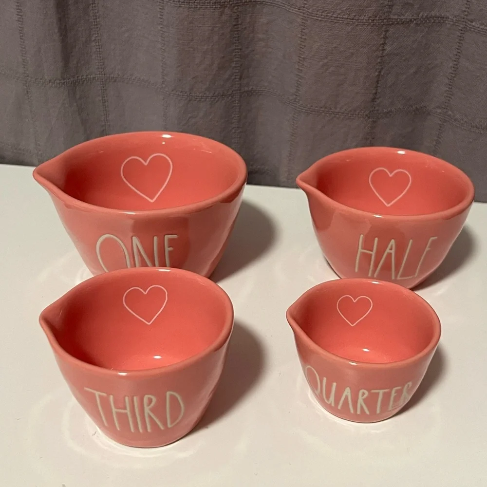 New 4 Pc Rae Dunn pink measuring cups Valentine’s Day
